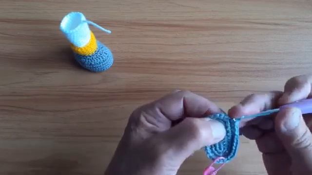 Зайчик в ботиночках ч.1. Ручки и ножки. смотреть онлайн