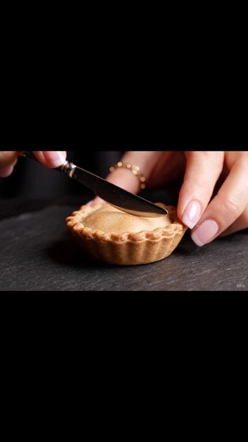 Готовлю Мини-"Кровавый" Пирог 🩸 (не для слабонервных) | Tiny Bleeding Pie #shorts #tinykitchen