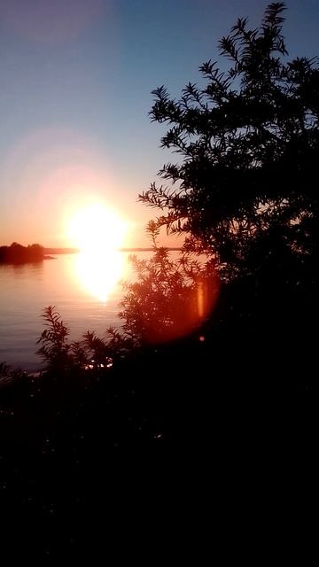 Красивый закат. Игра света. смотреть онлайн