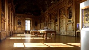 "Разделят на части": детективы уверены, что украденные сокровища Лувра не вернут