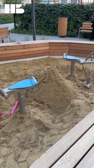 Двор жилого комплекса «Мир Труд Май» смотреть онлайн