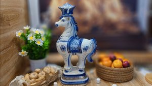 Штоф в золоте "Лошадка", гжельский фарфор