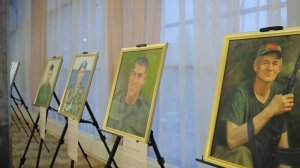 "В сердце и памяти". Выставка портретов участников СВО в Тольятти