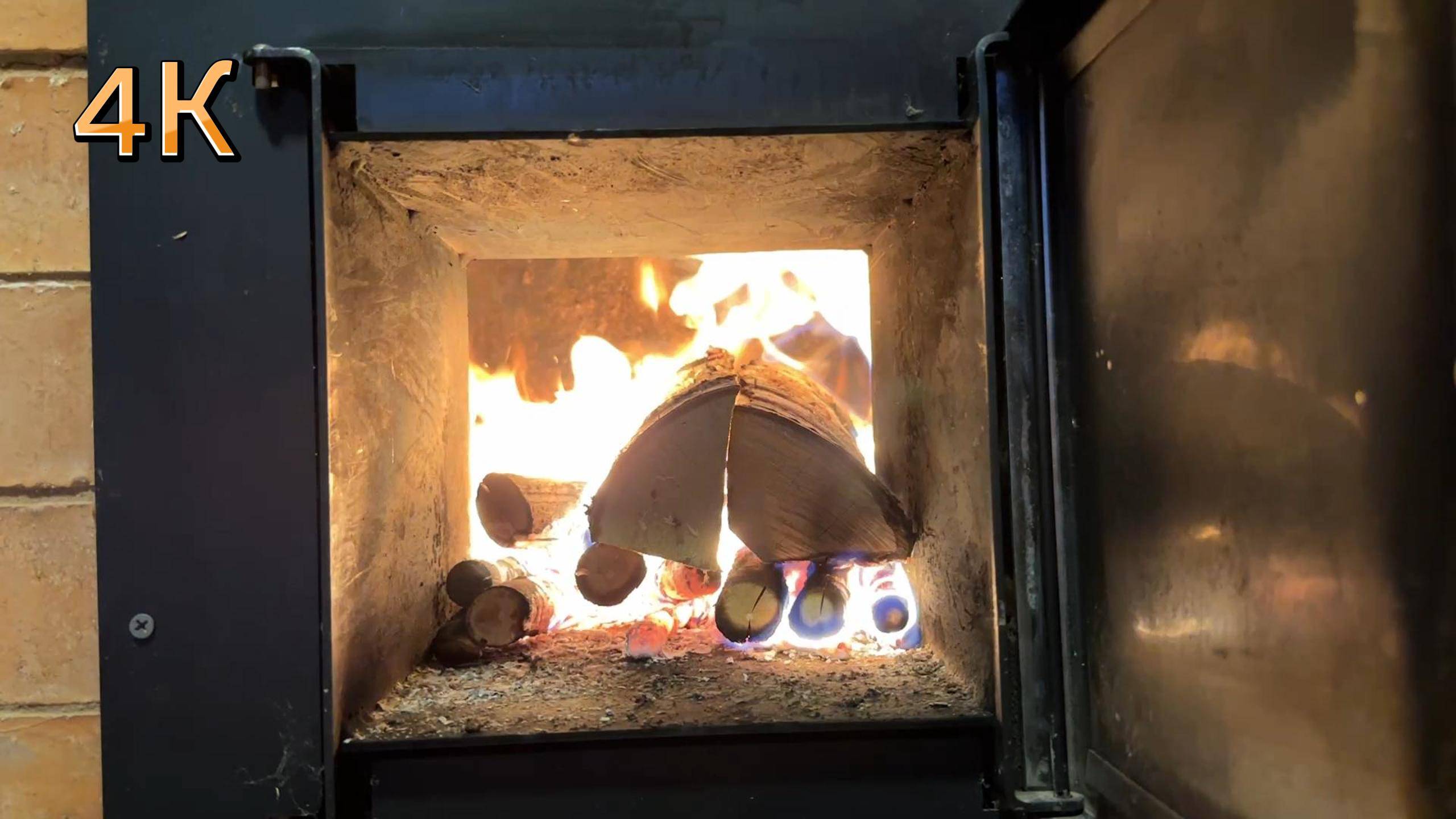 Камин 4К. Fireplace 4K. Живой звук камина. смотреть онлайн