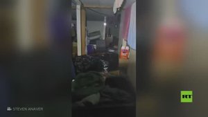 مشاهد من داخل منزل عائم على أمواج جراء عواصف شديدة اجتاحت ألاسكا