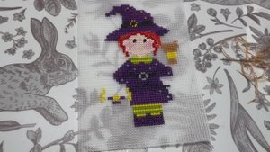 Вышивка к Хеллоуину. Финиш. Вязание детской кофточки. Концерт духового оркестра.