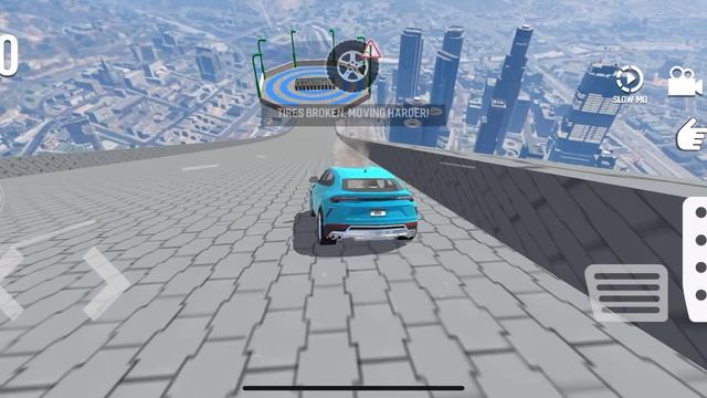 Играю на машине прыгаю с трамплина и разбиваю