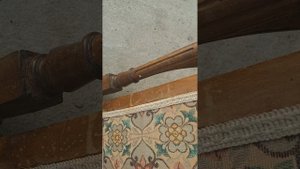 Антикварное кресло, две штуки.