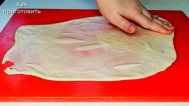 Слоёные лепешки с луком в духовке