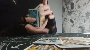 Что он хотел бы вам сказать? Расклад Таро