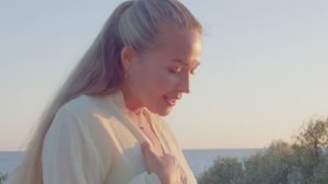 «СОЛНЦА ЛУЧ» исцеляющая песня. Илона Ребицкая .