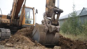 С начала 2025 года в Мирном отремонтировали больше семи километров дорог по нацпроекту