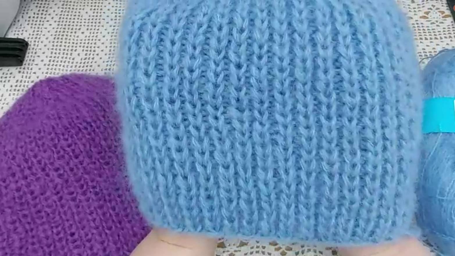 СНОВА ПРО ШАПКИ//ГОТОВА ОДНА, НАЧАЛА НОВУЮ смотреть онлайн