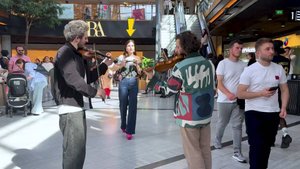 ЗВ-перфоманс в торговом центре