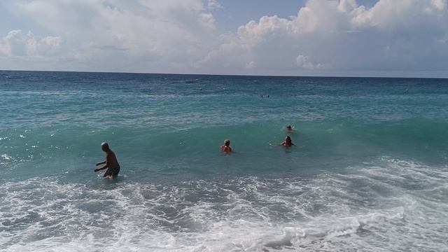 КУПАЮСЬ В МОРЕ смотреть онлайн