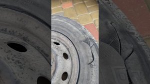 Колесо взорвалось на ходу.