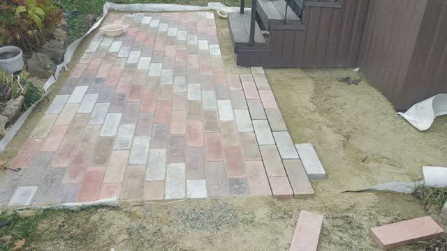 Как самому положить брусчатку или тратуарную плитку, дёшево.