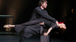 Премьер Большого театра Лобухин упал на сцене и получил травму