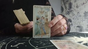 Что он планирует относительно вас? Расклад Таро