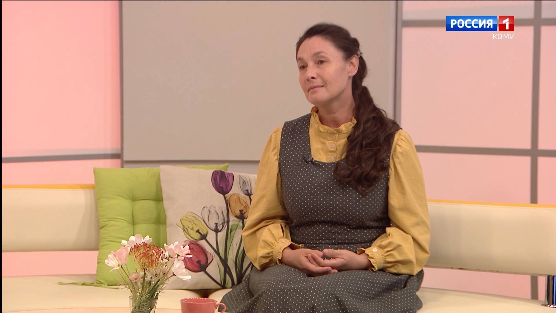 "Олöм-вылöм". Руководитель детского образцового ансамбля "Зарни войтва" Надежда Дикоева