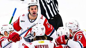 "Локомотив" обыграл СКА в матче регулярного чемпионата КХЛ