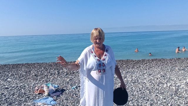 ЦАНДРИПШ ПЛЯЖ У ЖД ВОКЗАЛА смотреть онлайн