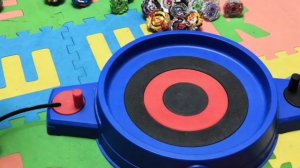 Ахилес против волчков БэйБлейд четырёх сезонов