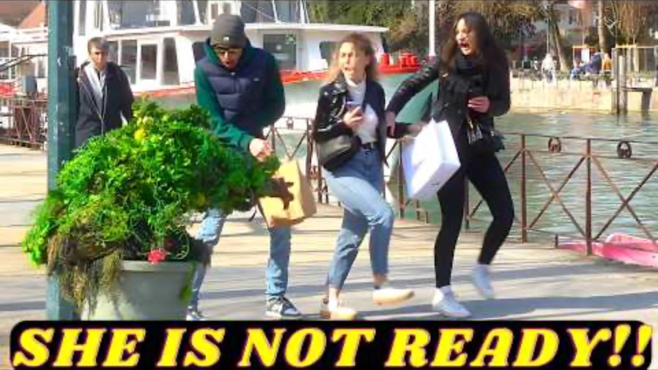 BUSHMAN PRANK AWESOME REACTIONS _ SHE GOT THE FRIGHT OF HER LIFE! смотреть онлайн