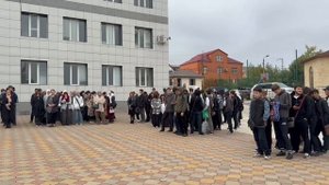 Учебная неделя началась с торжественной линейки