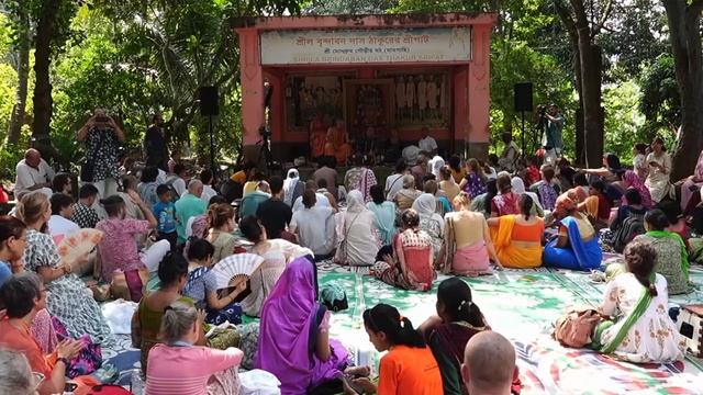 2025.10.19 04 Bada Haridas prabhu kirtan смотреть онлайн