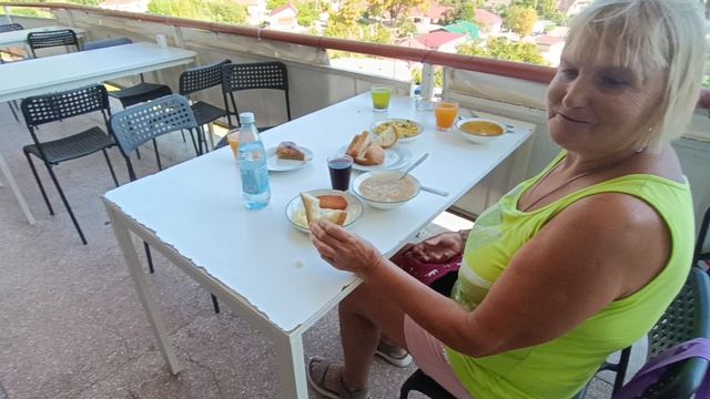 ОБЕД С ВИДОМ НА НОВЫЙ АФОН смотреть онлайн