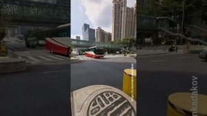 Шэньчжэнь: на чем ездят?
Меня спрашивали про автомобили в Китае и про номерные знаки. Встал на пере
