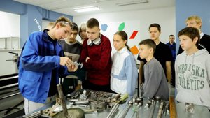 (12+) Сварщик или оператор 3D печати: Мытищинский колледж помогает школьникам выбрать профессию