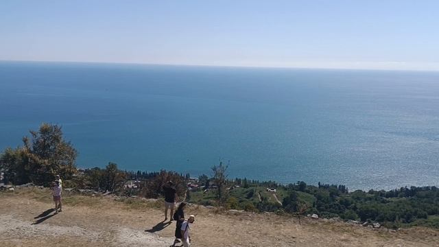 ПОДНИМАЕМСАЯ НА КРЕПОСТЬ смотреть онлайн