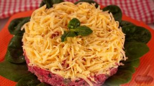 Вкусная история. САЛАТ СО ШПРОТАМИ, СВЁКЛОЙ И ЯЙЦАМИ