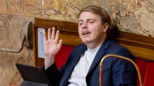 Французский депутат спрятал дорогие часы перед эфиром о налогах на сверхдоходы