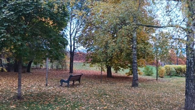 Прогулки по Москве. Утренняя прогулка по Устьинскому скверу. смотреть онлайн