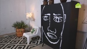 Классная идея! Как декорировать мебель своими руками. Шкаф чёрный с портретом