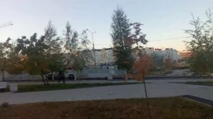 Заблудился закат меж высоток!.. Даже не знаю, хотела бы тут жить. А вы?