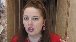 Обедаю дома рассказываю о моментах из детства 👯#мукбангроссия#емнакамеру#итинг#