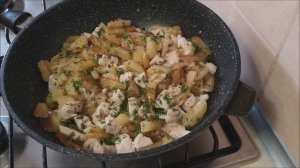 Жареная картошка с луком и курицей. ВКУСНО и ПРОСТО. Как жарить картошку с луком