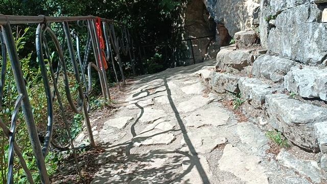 ПОДЕМ К ПЕЩЕРЕ смотреть онлайн