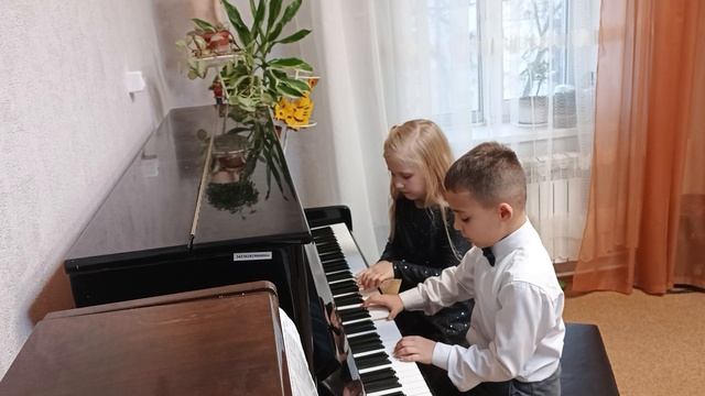 1000033011.mp4 
Т.Гуммессон Детский блюз