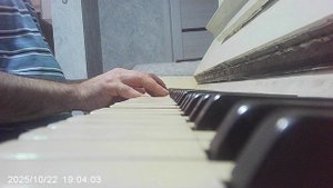 Пианино: импровизация на тему "спокойной ночи малыши"