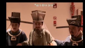 Как Чжан Синьчэн готовился к роли в мюзикле "Река, идущая на восток" про Су Ши.mp4