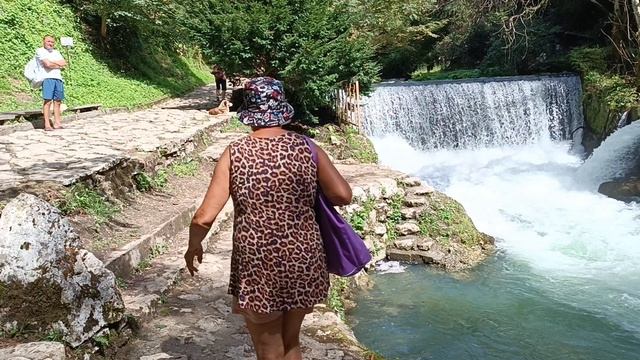 ПОПАЛСЯ ВОДОПАДИК смотреть онлайн