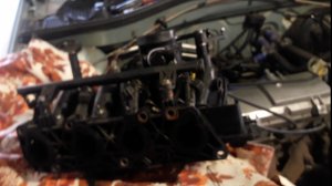 РЕНО Сломан пришлось снять впуск.коллектор