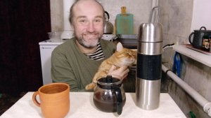утром чай, в обед чаёк, вечером чаеище. вот и весь секрет похудения. будьте бдительны, не ведитесь.