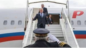 В России ответили Сикорскому после попытки напугать Путина арестом