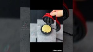 интересная история про школу и слаймы в виде еды